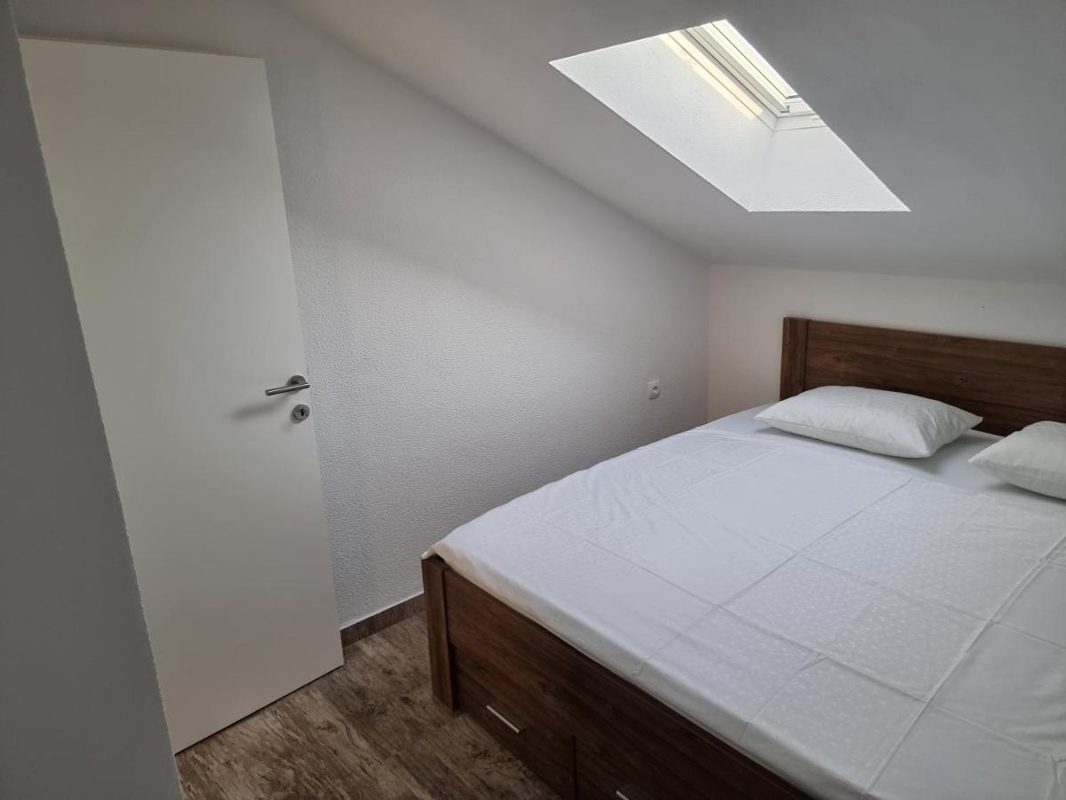 Aksa Residences Vir Exteriör bild