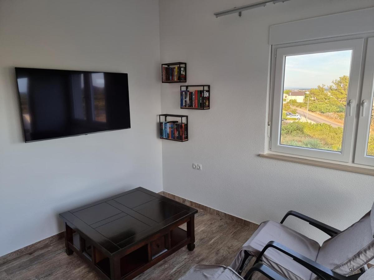 Aksa Residences Vir Exteriör bild