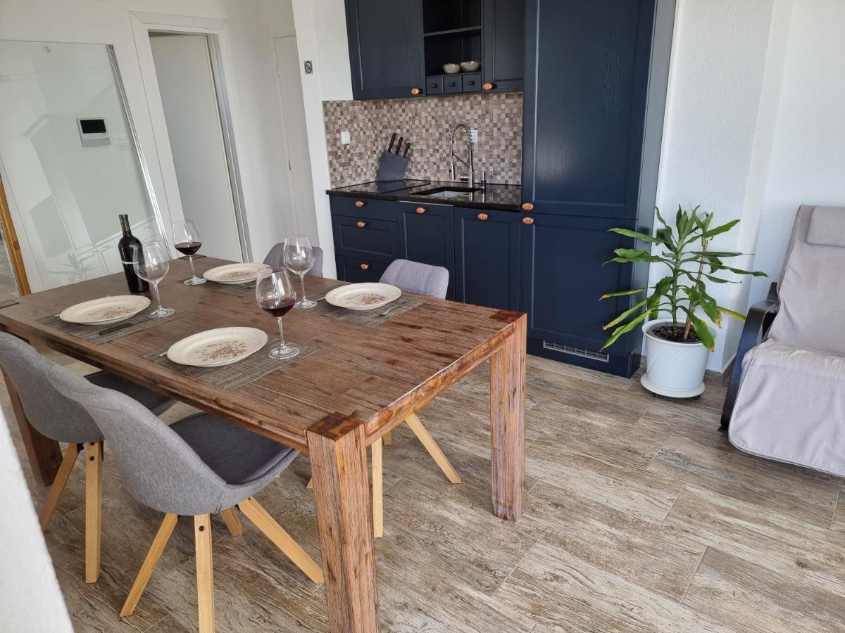 Aksa Residences Vir Exteriör bild
