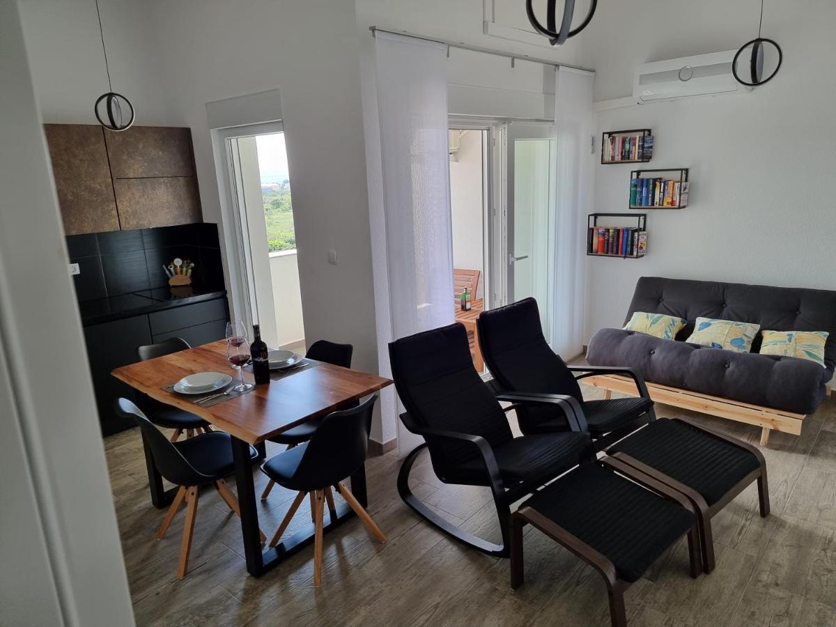 Aksa Residences Vir Exteriör bild