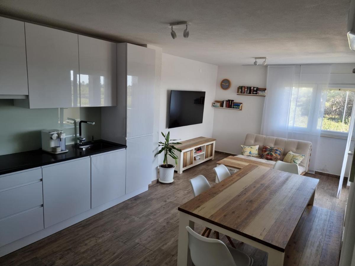 Aksa Residences Vir Exteriör bild